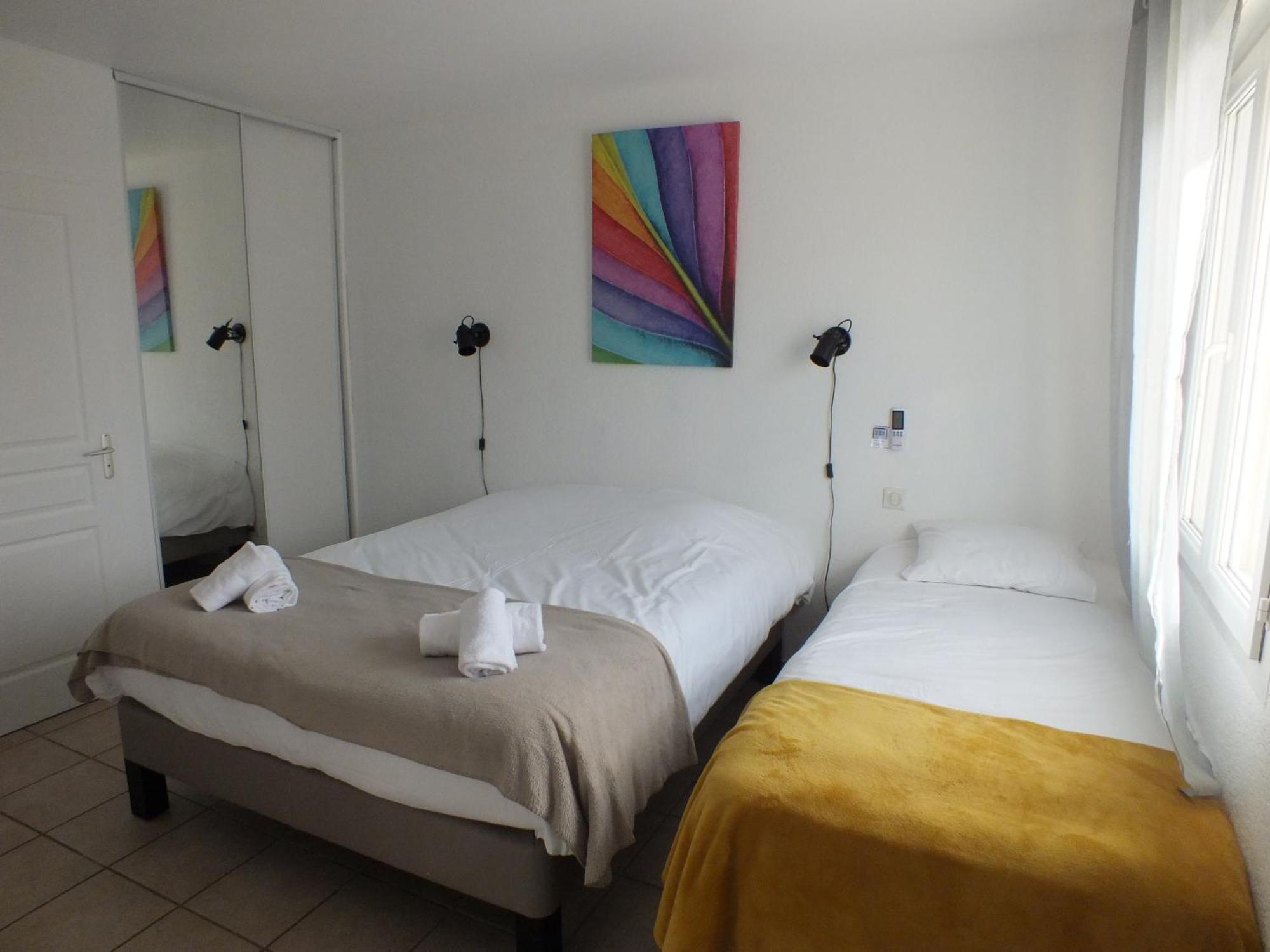 Logis Hotel Restaurant Le Clos Saint Loup Bram Exterior photo