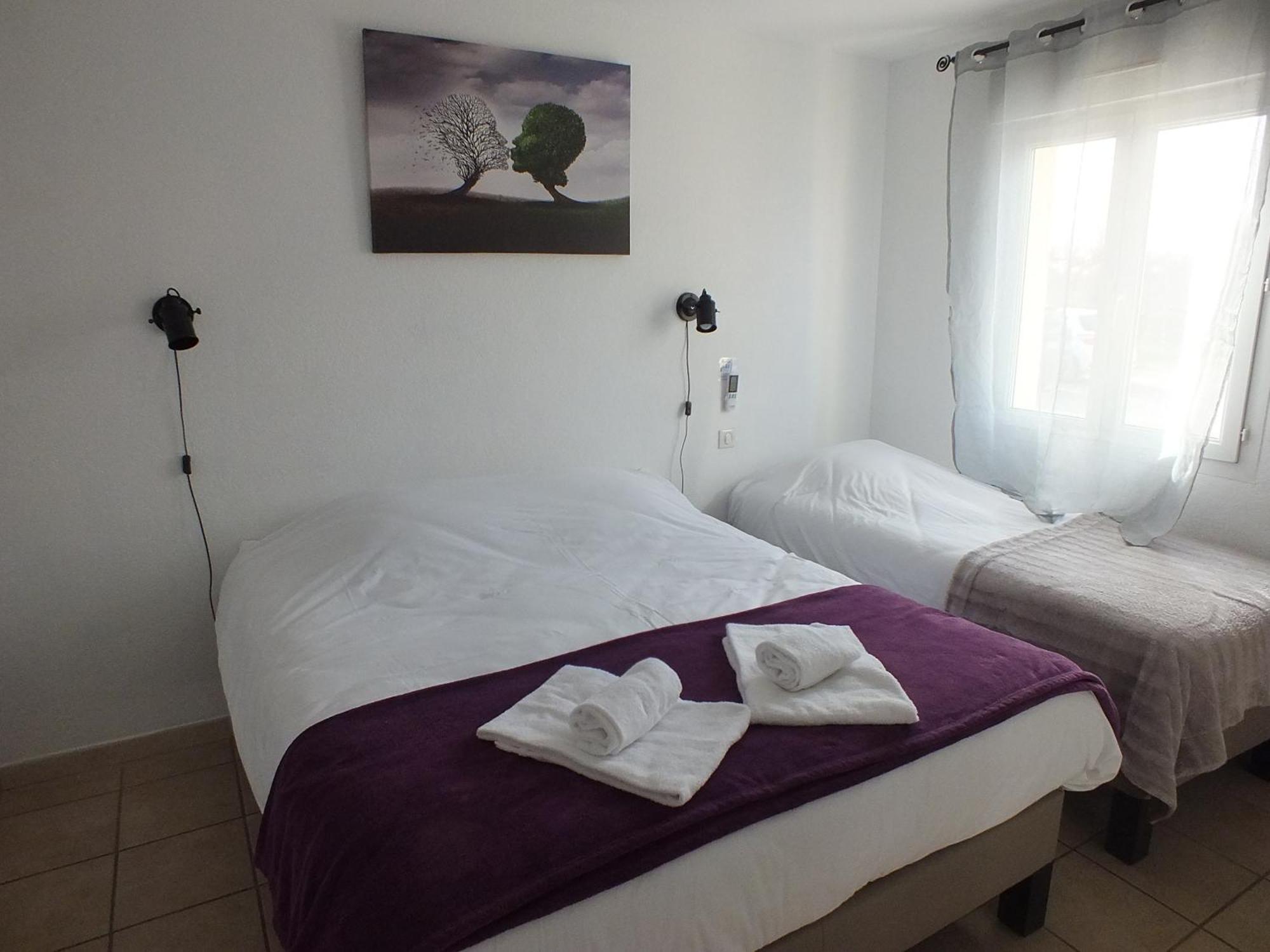 Logis Hotel Restaurant Le Clos Saint Loup Bram Exterior photo