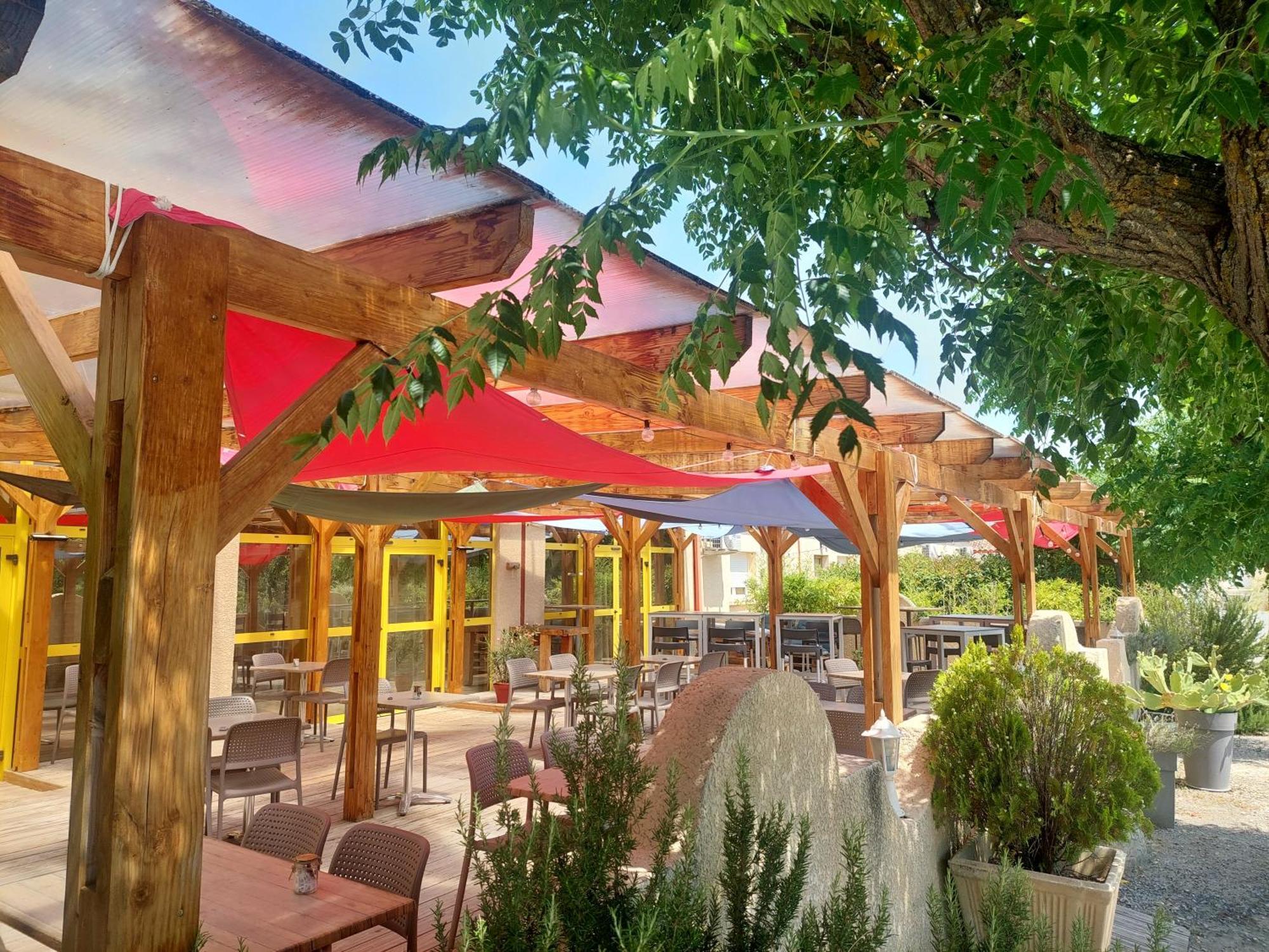 Logis Hotel Restaurant Le Clos Saint Loup Bram Exterior photo